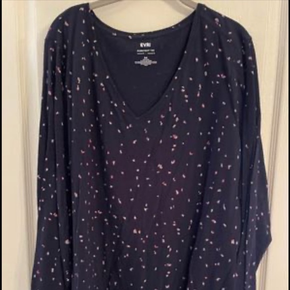 EVRI Tops - Evri long sleeve tee 2X